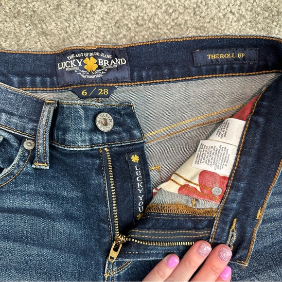 Lucky Brand The Roll Up Mid-Rise Jean Shorts- Size 6/28 - Picture 3 of 3